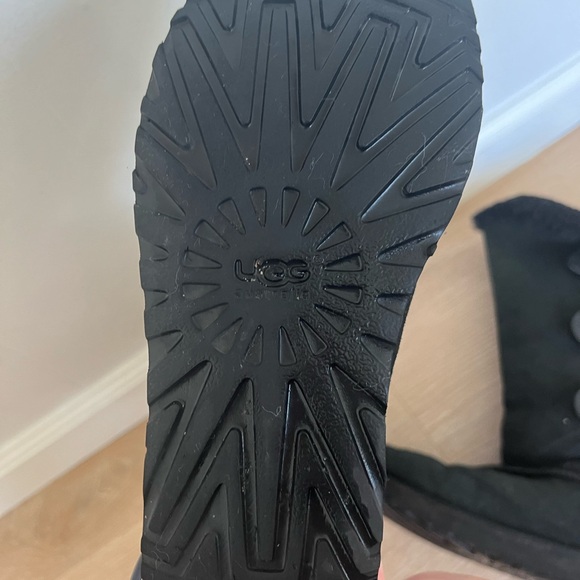 Excellent Condition Genuine UGGs Size 7 - Picture 8 of 10